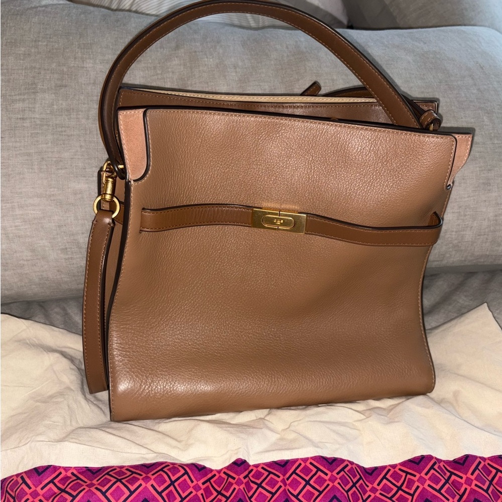 Elegant Tan Leather Handbag